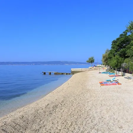 Apartman With A Parking Space Kastel Kambelovac, - 11755 *